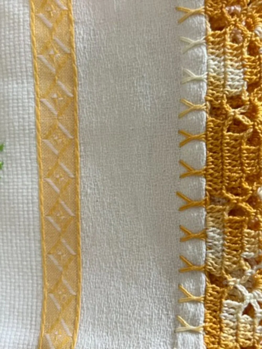 VTG Lot of 2 Kitchen Decorative Towels White/Blue/Yellow w/Embroidery Border